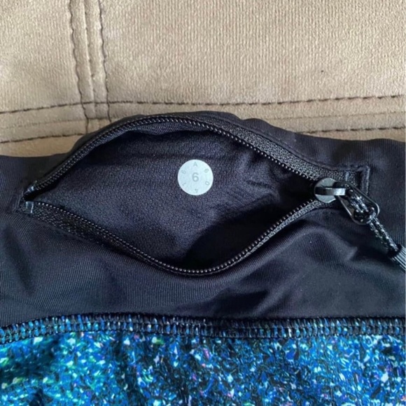 Lululemon Speed Short (4-way Stretch 2 1/2") Strive Multi Black / Black - Picture 3 of 3